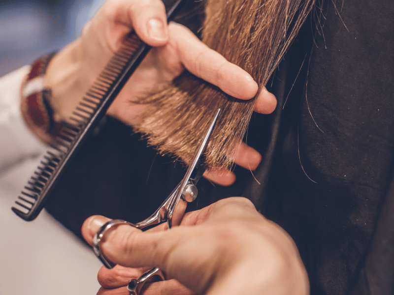 Gli allievi “Young Style Acconciatori” all’opera con le simulazioni d’esame